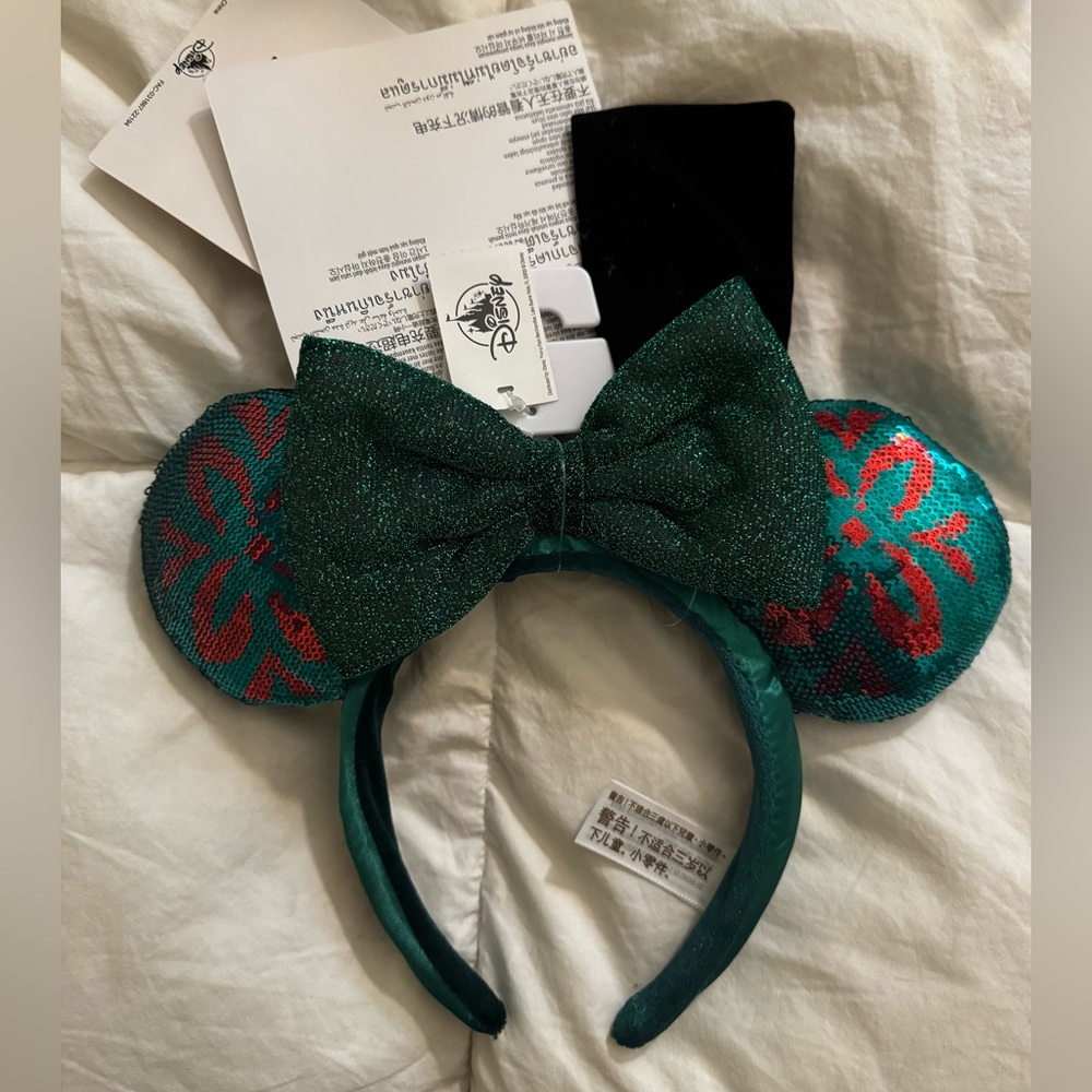 Disney Aulani Christmas Ears Headband